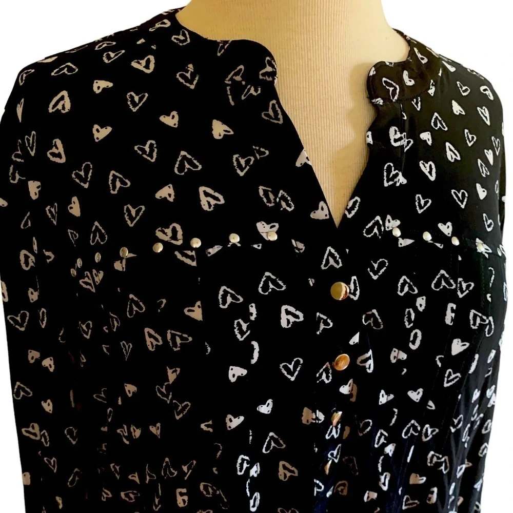 COCOMO Medium Black White 3/4 sleeve women’s Pintuck Blouse tunic shirt